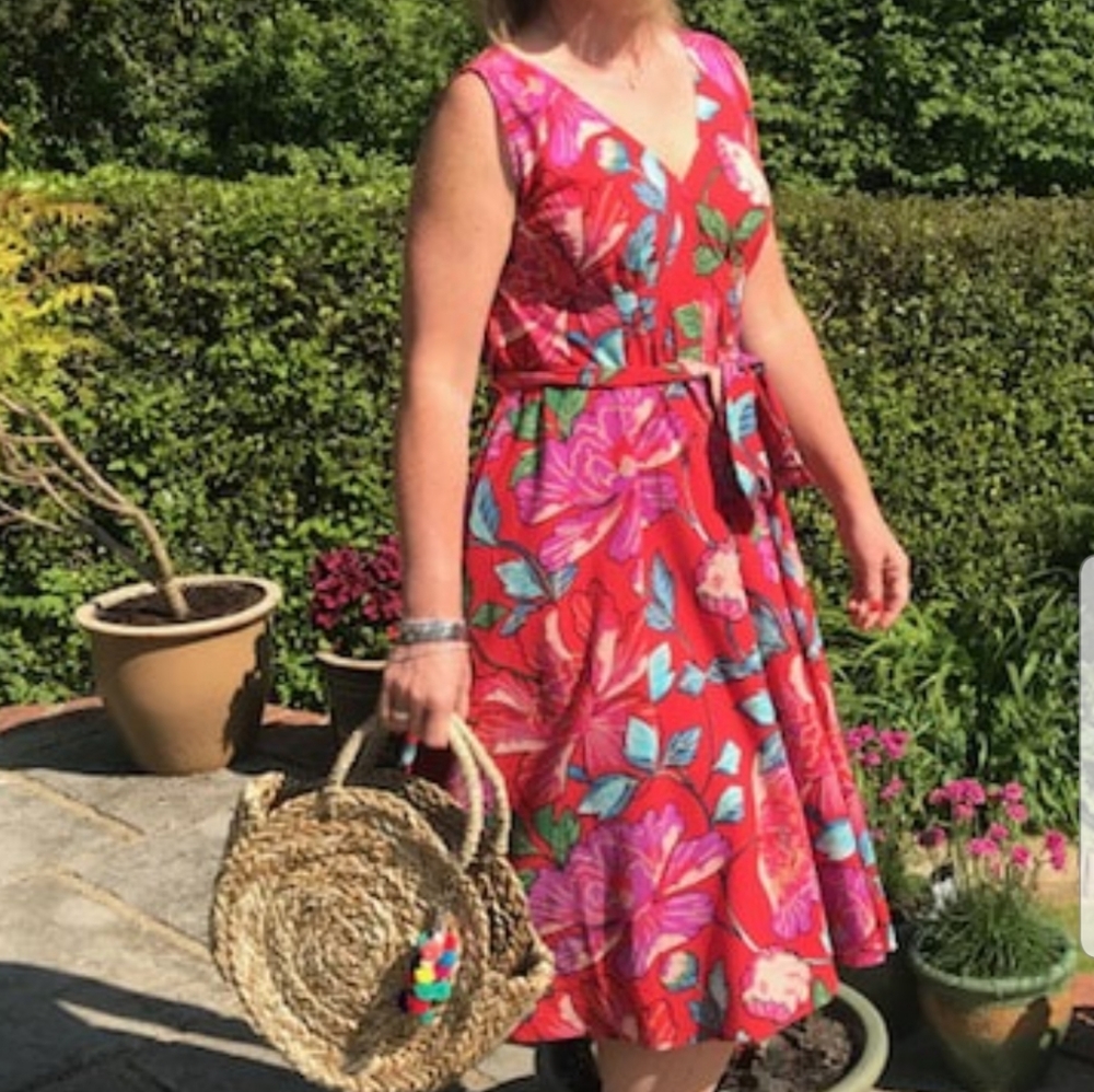 & Others Stories Pink Floral Sleeveless Midi Dress Size: 4